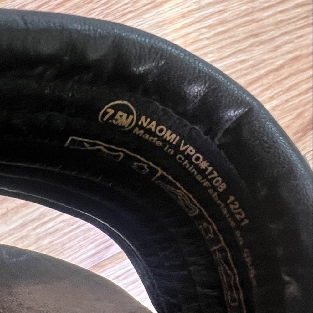 Cougar Black Slide Sandals - Picture 10 of 10